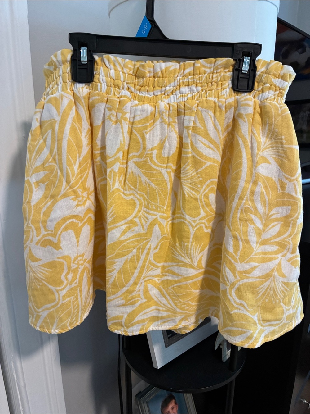 Old Navy Yellow and White Floral Mini Skort